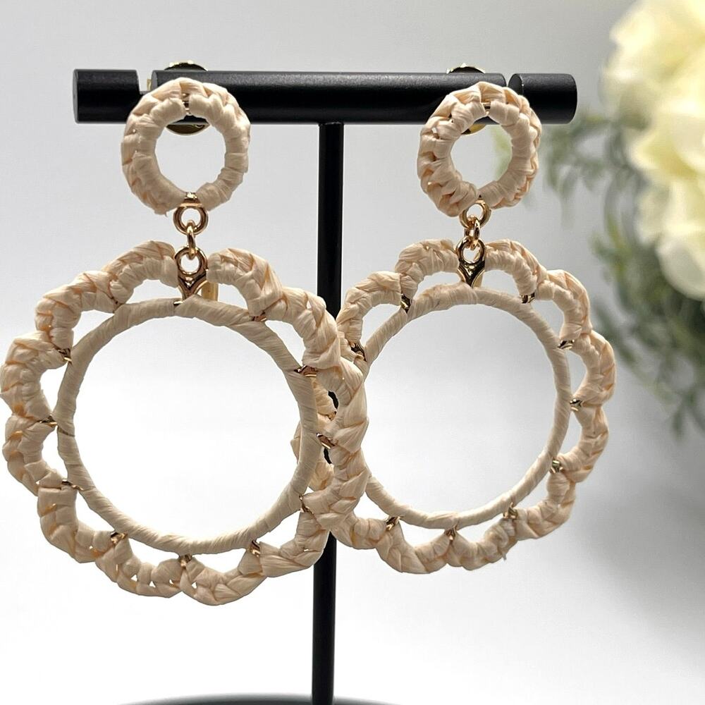 Shashi Anthropologie Off White Hand
Woven Raffia Hoop Door Knocker‎ Earrings
